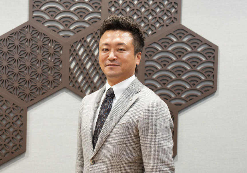代表挨拶・役員紹介